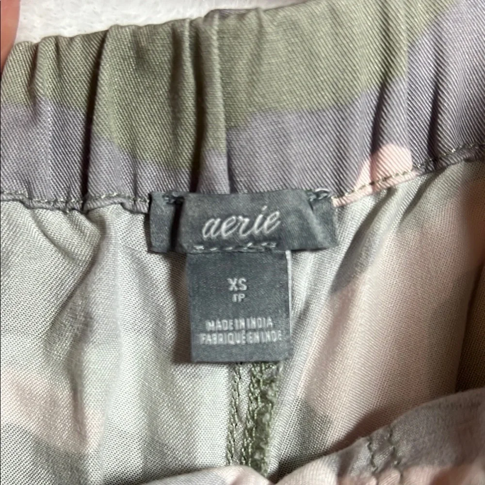 Aerie Green and Pink Cargo Shorts with Elastic Waistband and Bow - XS